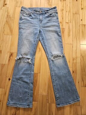 American Eagle Outfitters Light Wash Factory Distressed Kickboot 10R